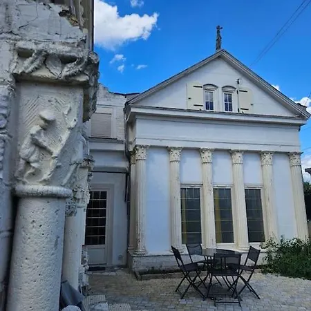Holiday home Atypique Au Coeur De